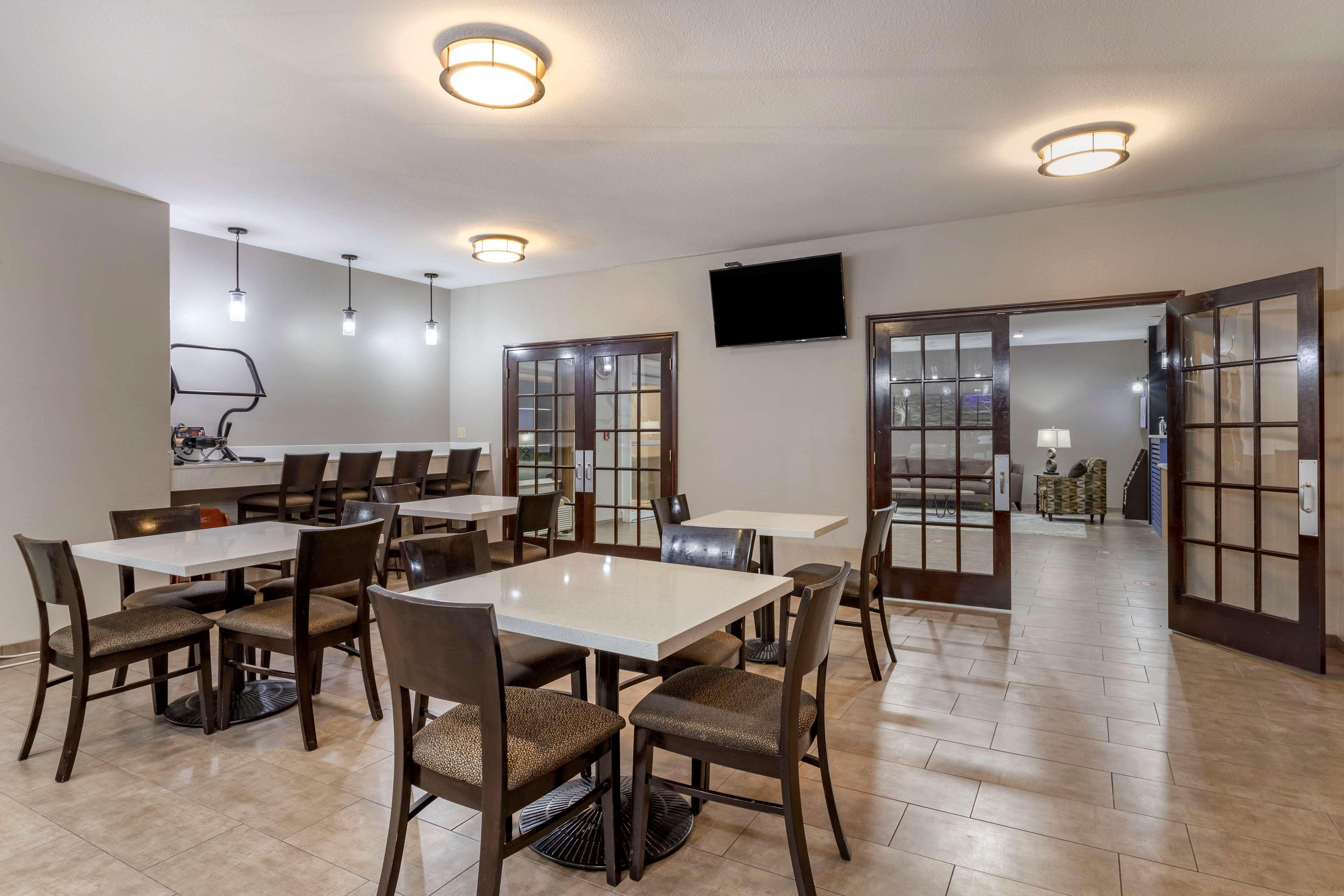 Best Western Oakdale Inn Екстер'єр фото