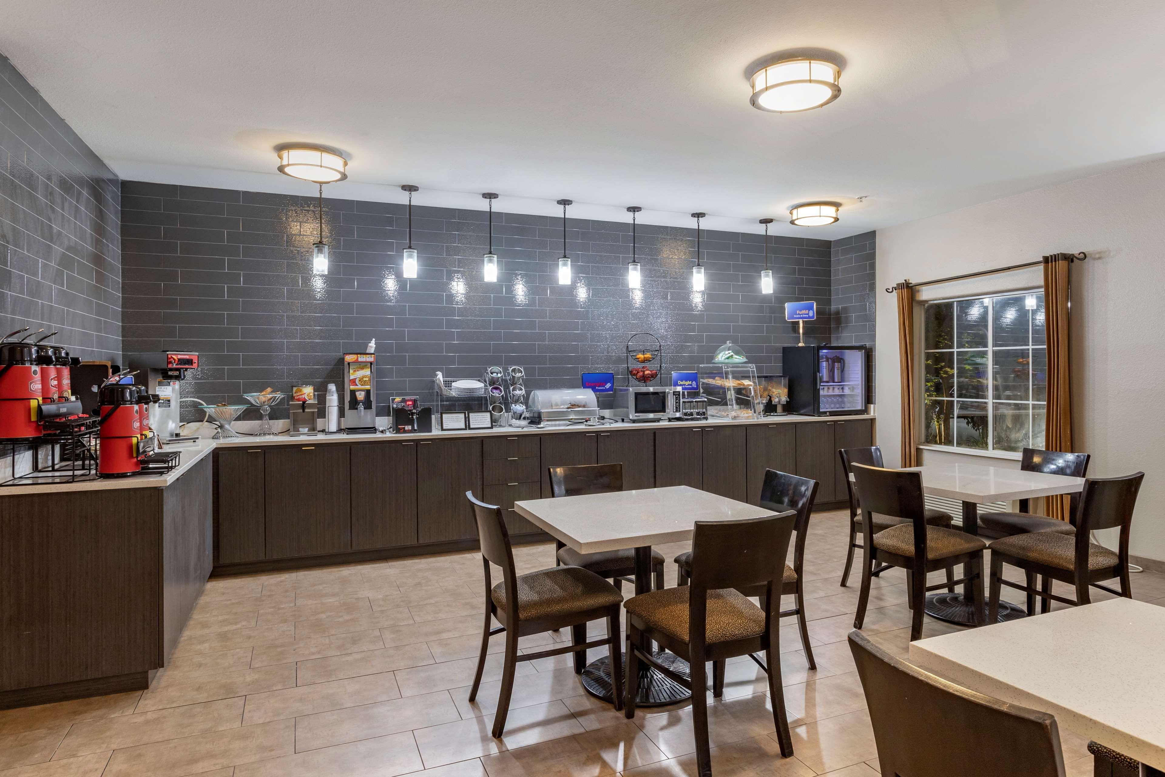 Best Western Oakdale Inn Екстер'єр фото